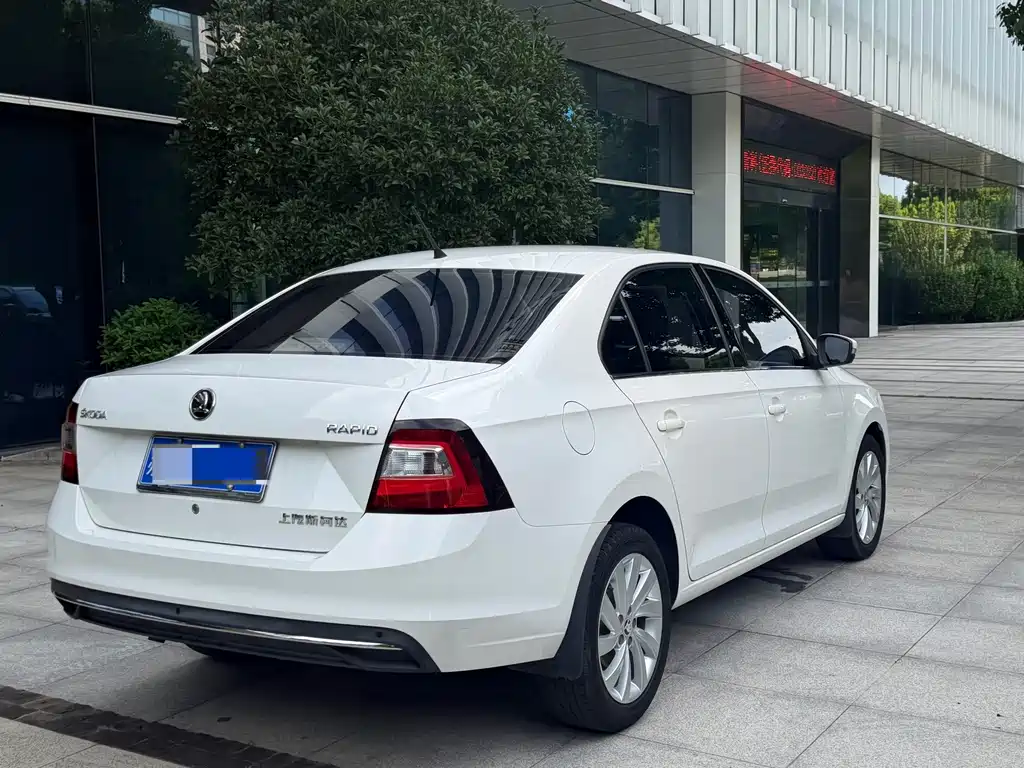Skoda Rapid 2019 — фото 6