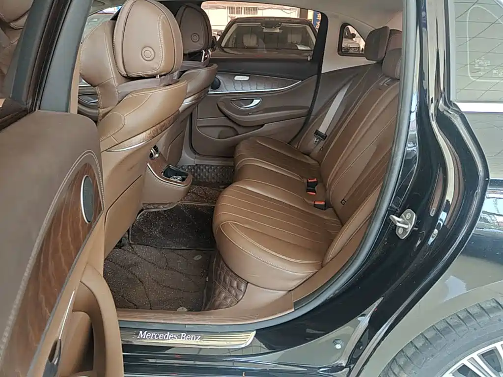 Mercedes-Benz E-Class 2023 — фото 17