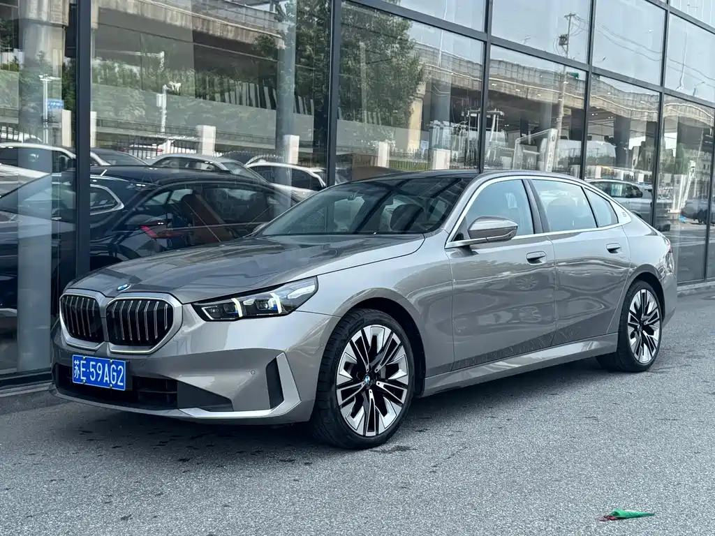 BMW 5 Series 2024