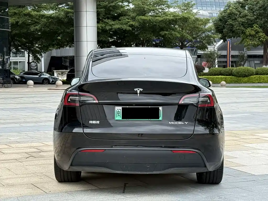 Tesla Model Y 2022 — фото 10