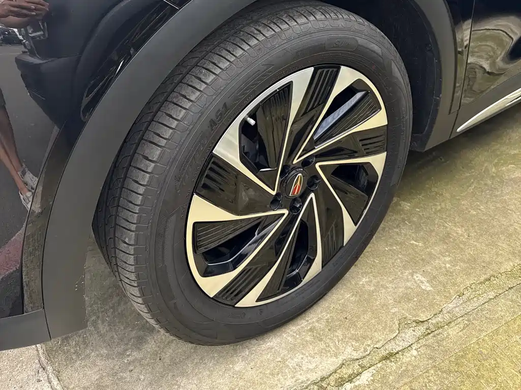 Hongqi HS7 PHEV 2025