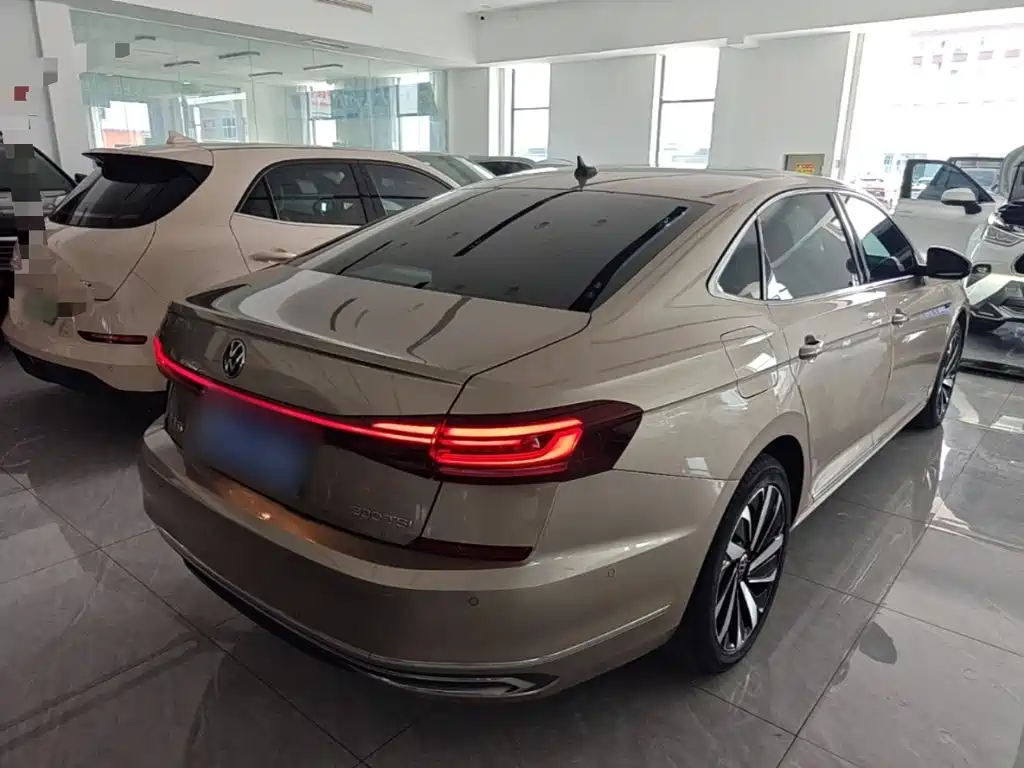 Volkswagen Passat 2022