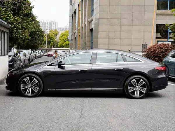 Mercedes-Benz EQS 2024