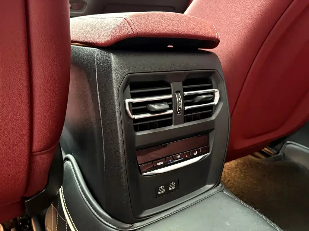 BMW 3 Series 2023 — фото 13