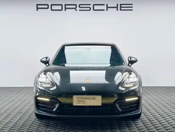 Porsche Panamera 2023