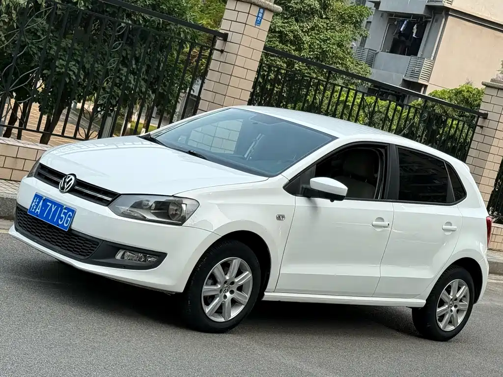 Volkswagen Polo 2013 — фото 1
