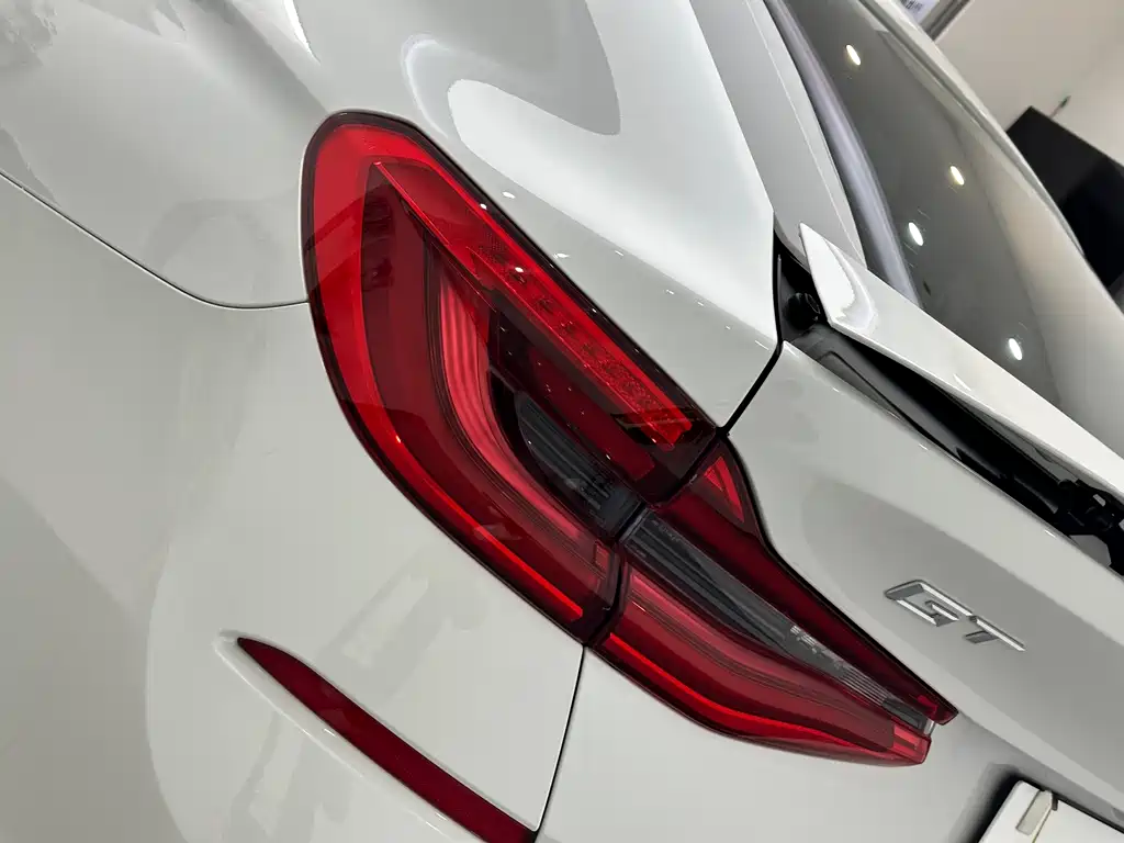 BMW 6 Series GT 2022 — фото 19