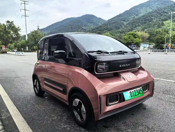 Baojun E300 2020