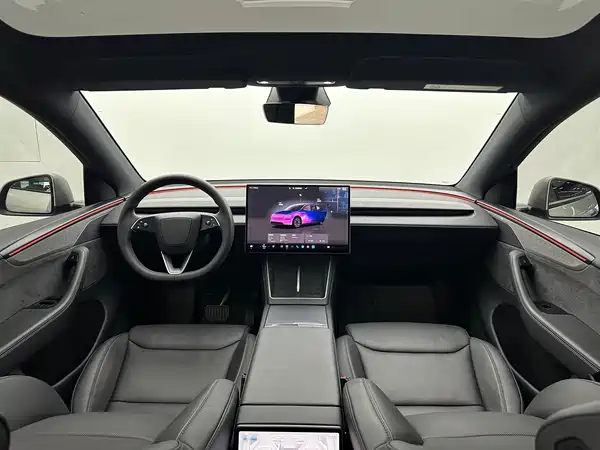 Tesla Model Y L 2025