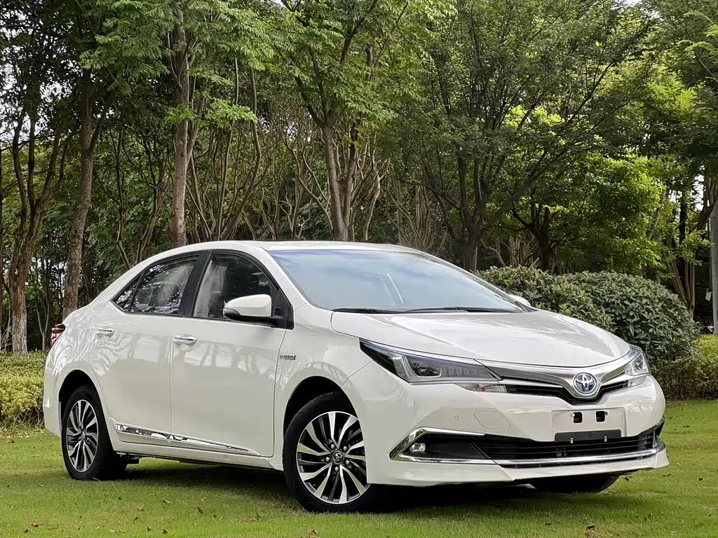 Toyota Corolla 2018 — фото 14