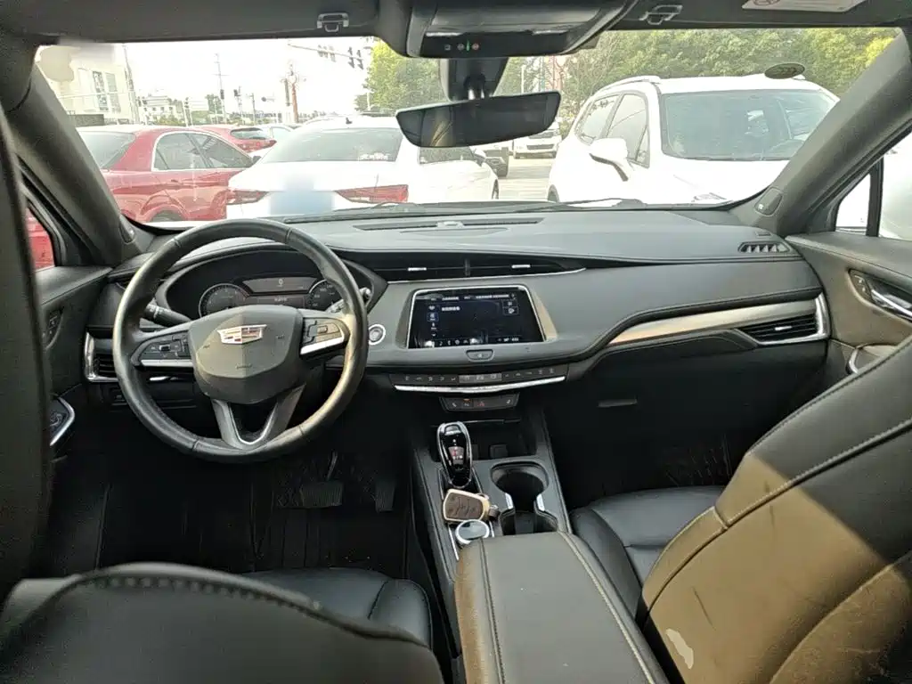 Cadillac XT4 2021 — фото 10