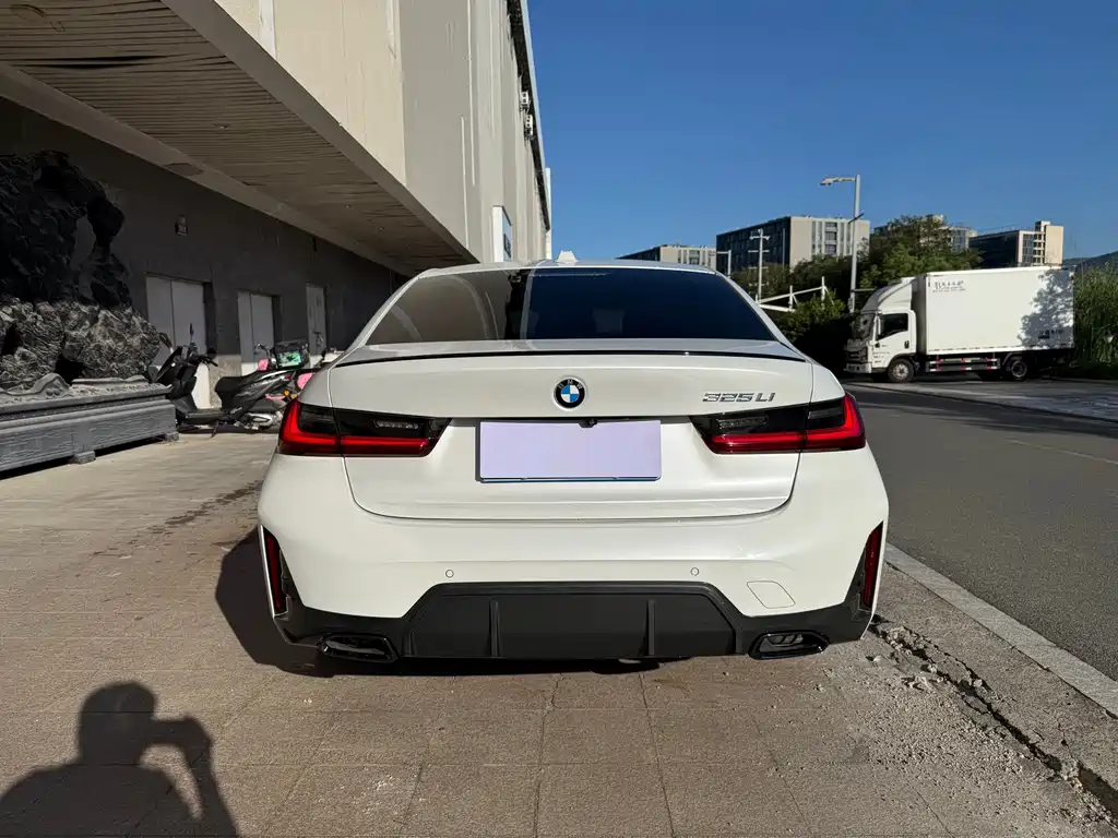 BMW 3 Series 2023