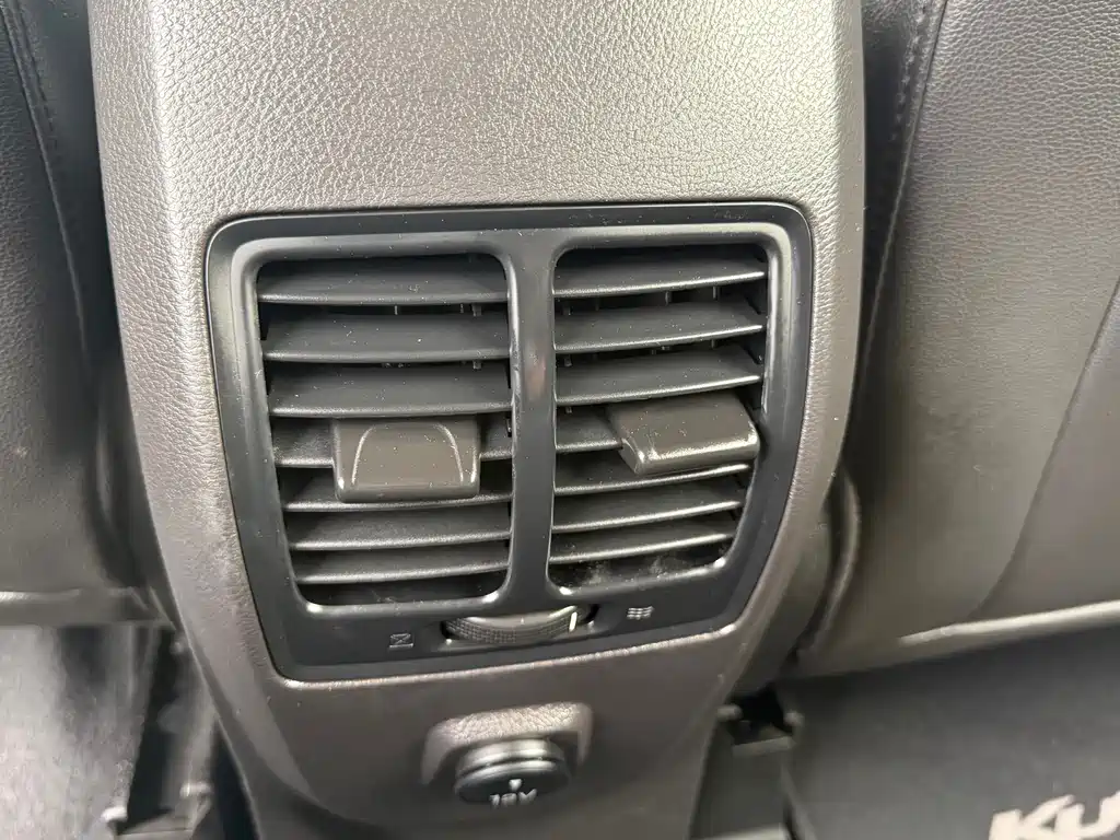 Ford Kuga 2016 — фото 15