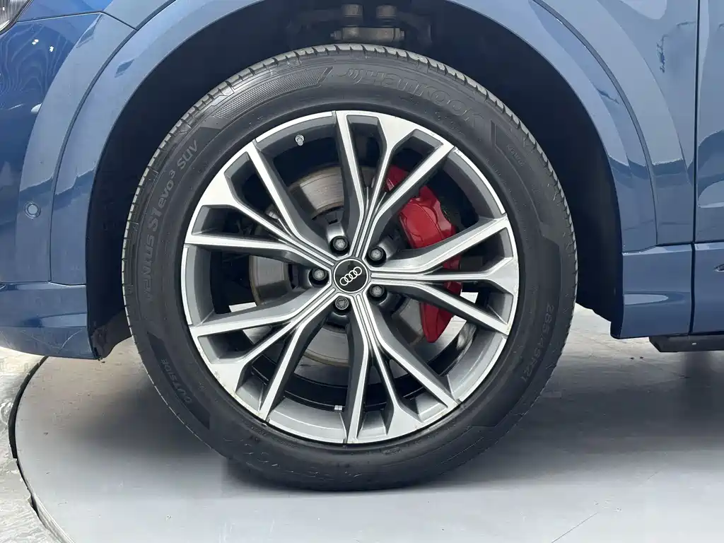 Audi Q8 2022 — фото 18