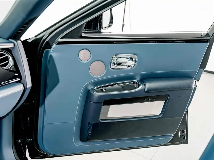 Rolls-Royce Ghost 2020 — фото 16