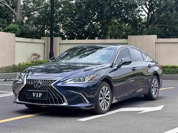 Lexus ES 2024