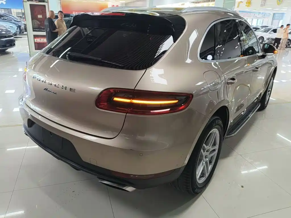 Porsche Macan 2017 — фото 7