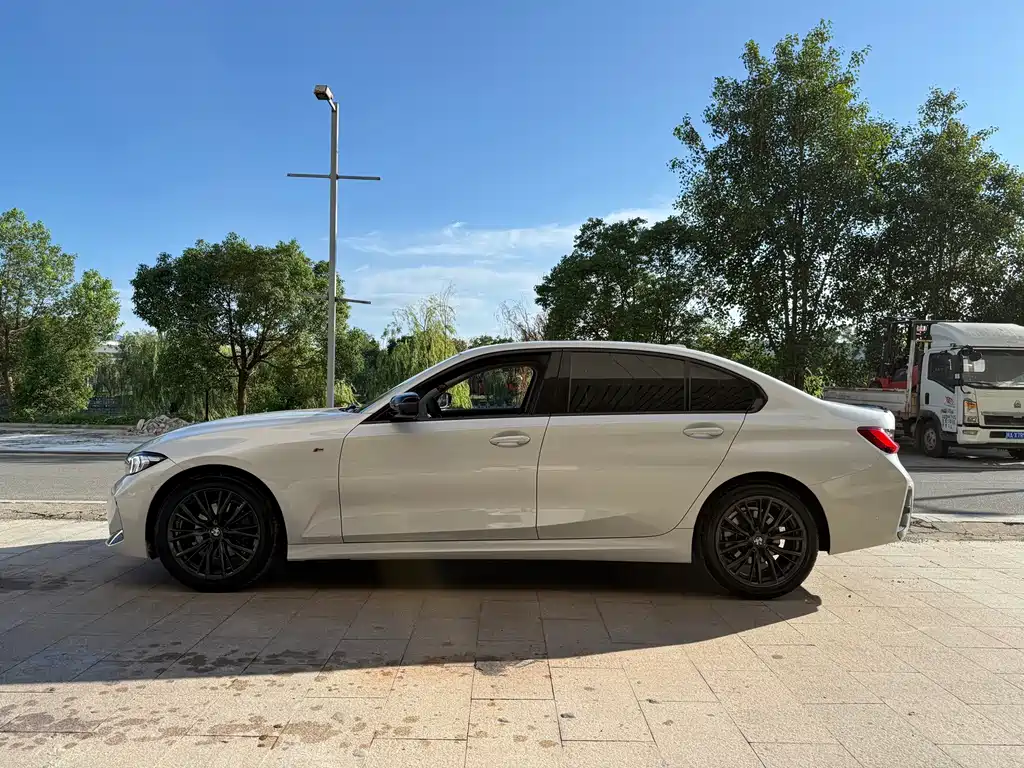 BMW 3 Series 2023