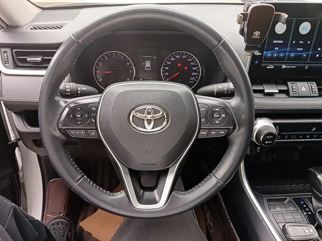 Toyota Wildlander 2023 — фото 11
