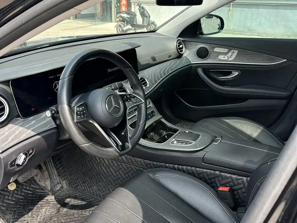 Mercedes-Benz E-Class 2022 — фото 4