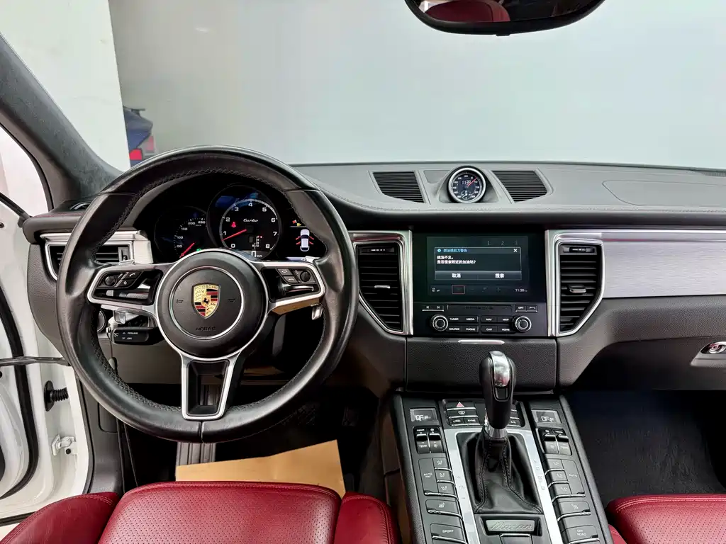 Porsche Macan 2016 — фото 21