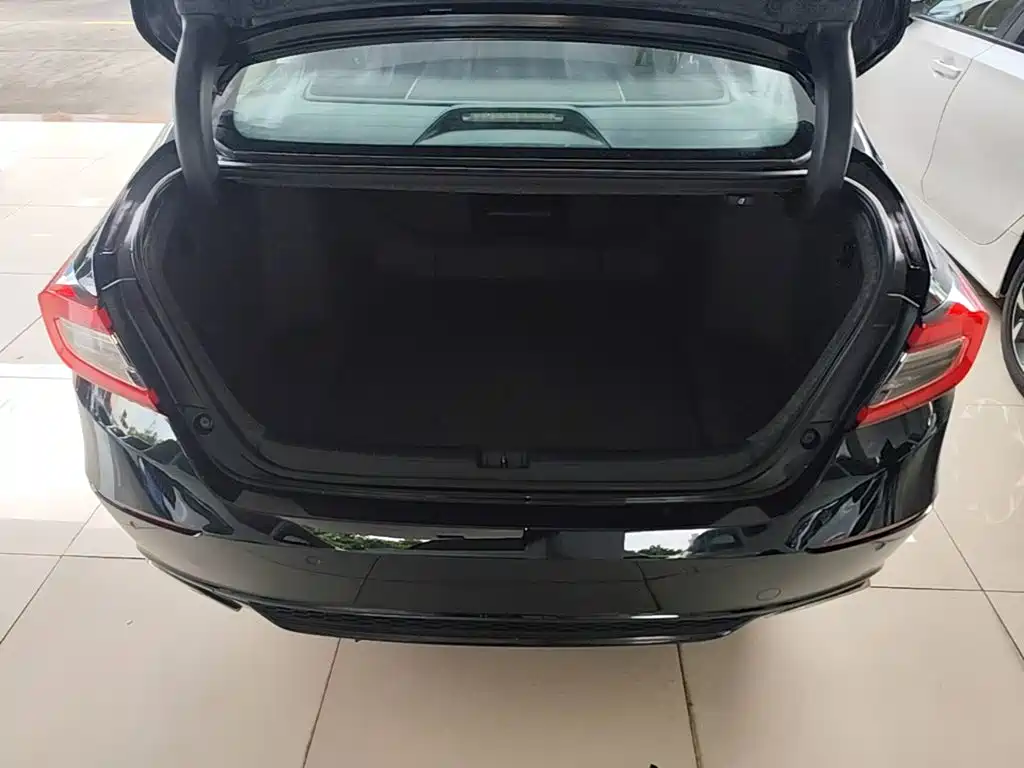 Honda Accord 2022 — фото 19