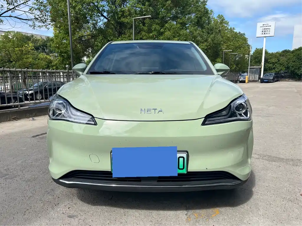 Neta 哪吒V 2022款 潮 400 行业版 2023
