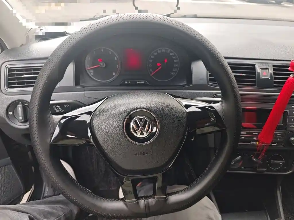 Volkswagen Santana 2017 — фото 11