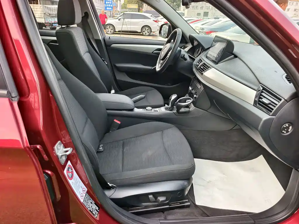 BMW X1 2014 — фото 17
