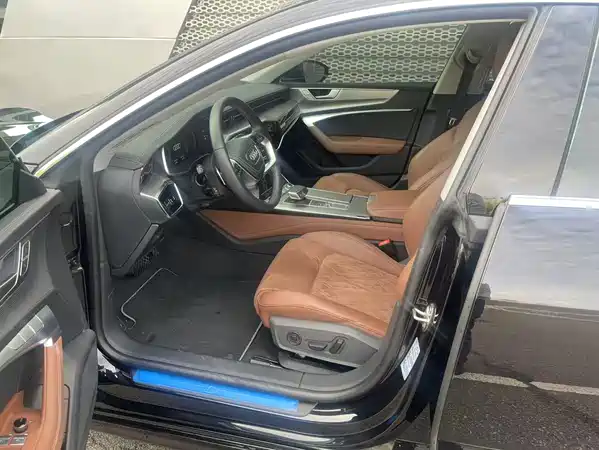 Audi A7L 2025