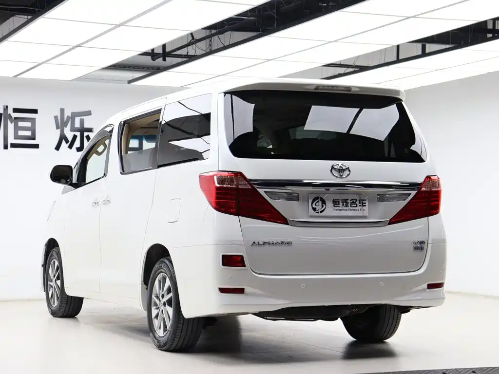 Toyota Alphard 2015 — фото 2