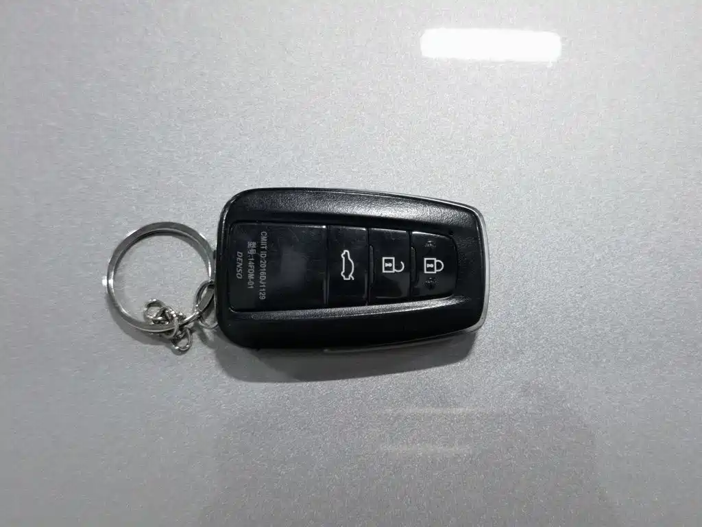 Toyota Camry 2022 — фото 19