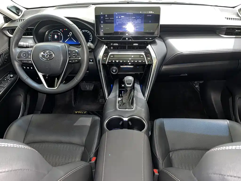 Toyota Venza 2023 — фото 14