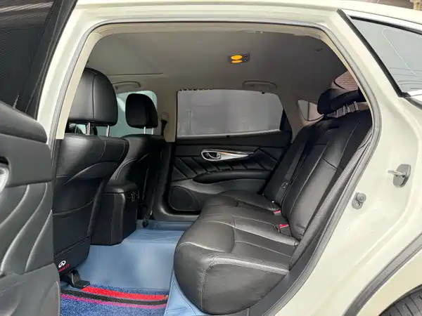 Infiniti Q70 2018