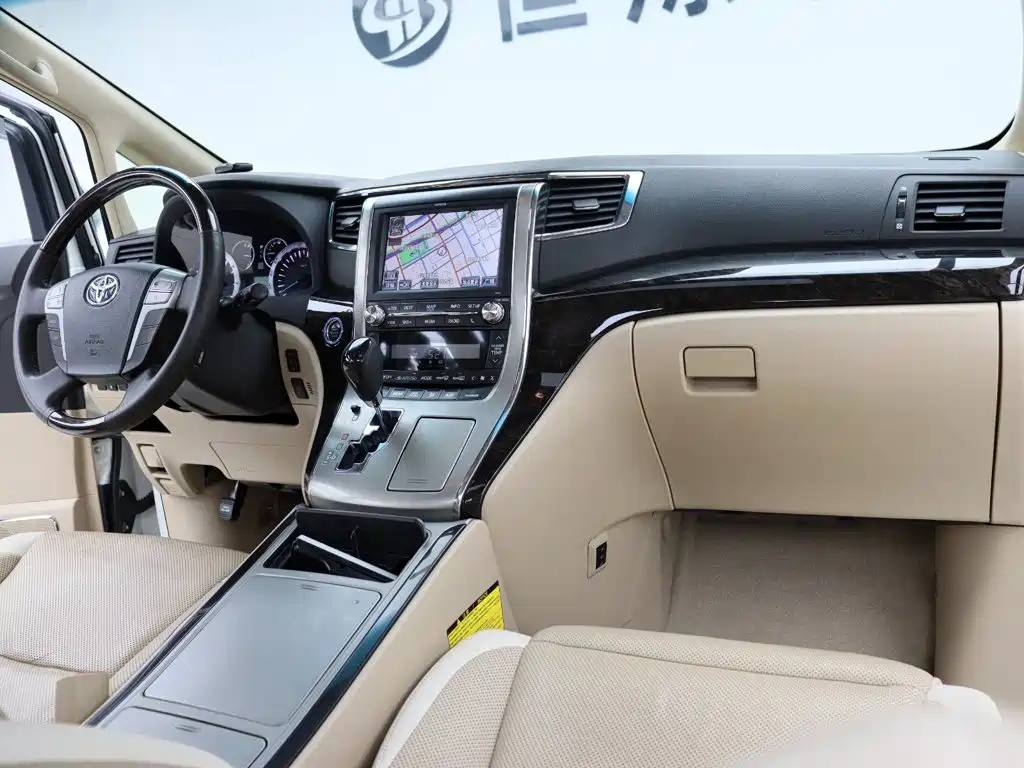 Toyota Alphard 2015 — фото 28