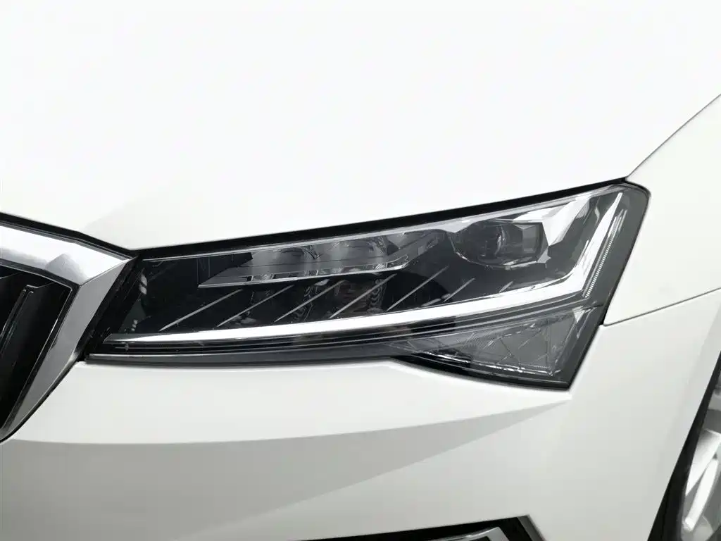 Skoda Superb 2021 — фото 7