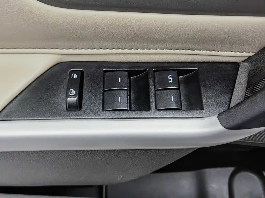 Ford Edge 2015 — фото 9