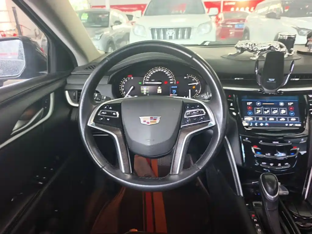 Cadillac XTS 2019 — фото 11