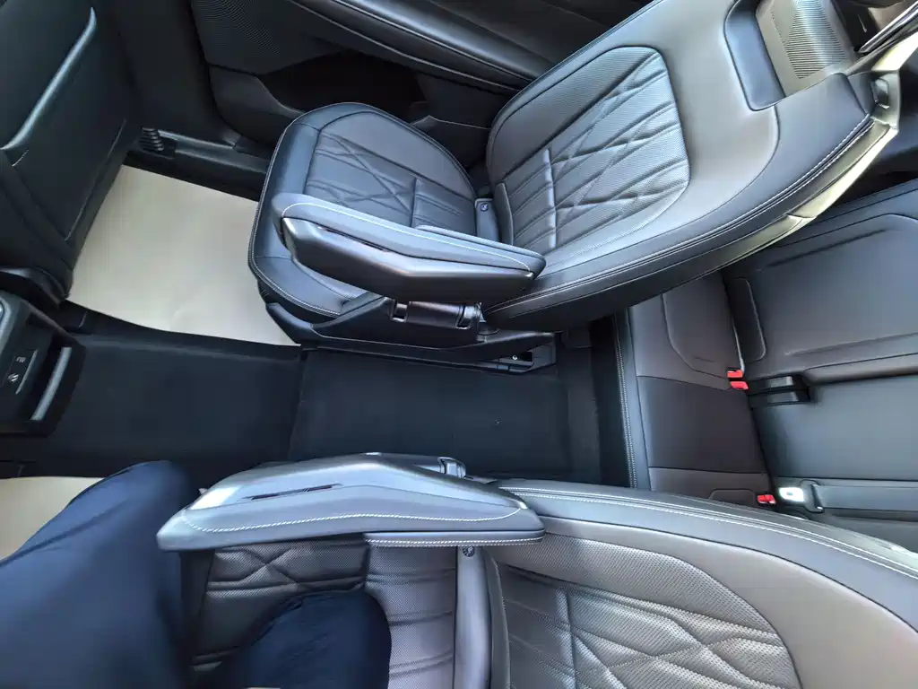Ford Edge 2025 — фото 17