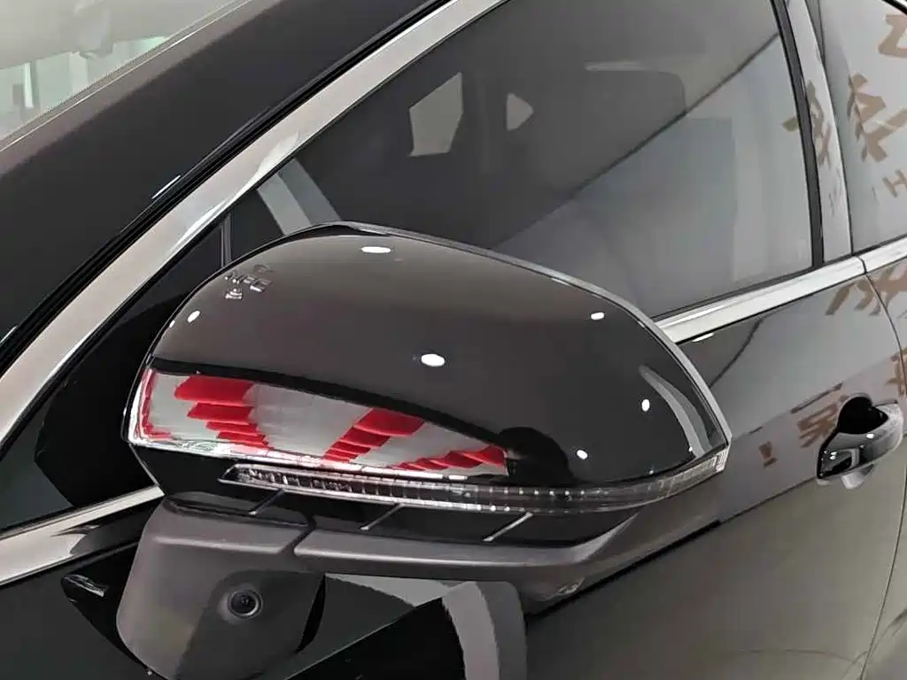 BYD Seal 05 DM-i 2025 — фото 5