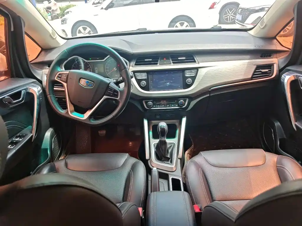 Geely Vision X3 2017 — фото 10