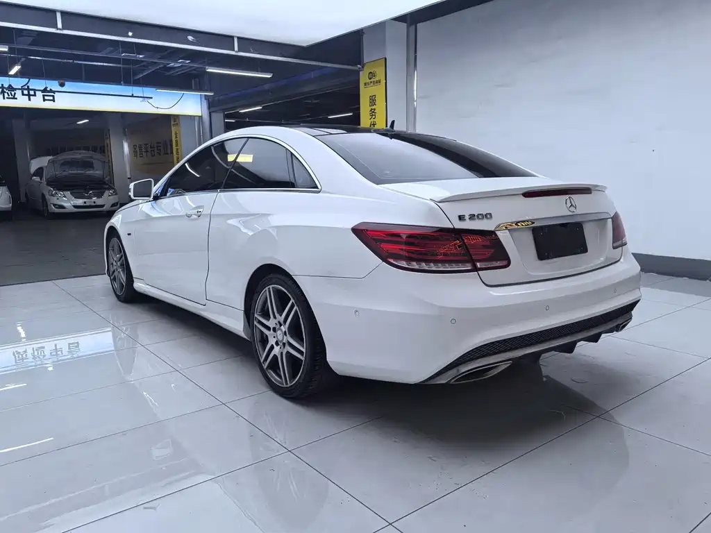 Mercedes-Benz E-Class 2016 — фото 18