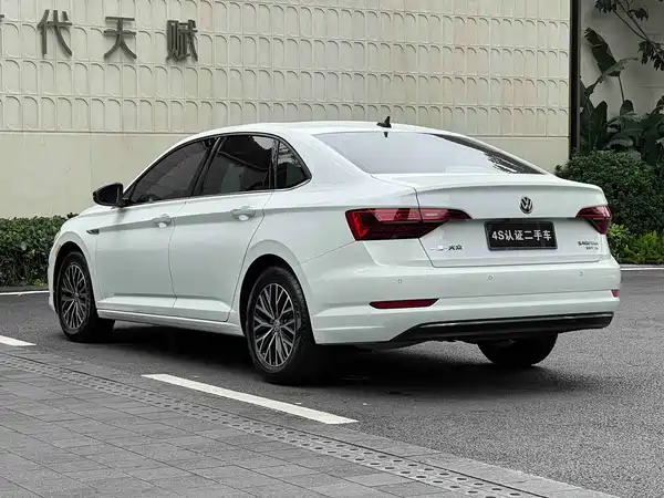 Volkswagen Sagitar 2021