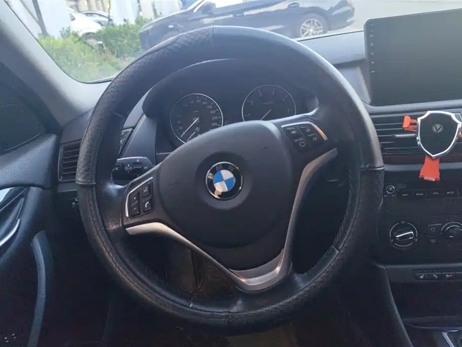 BMW X1 2015 — фото 15
