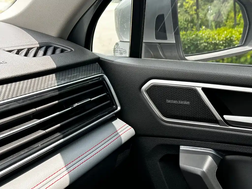 Volkswagen Tiguan L 2021 — фото 12