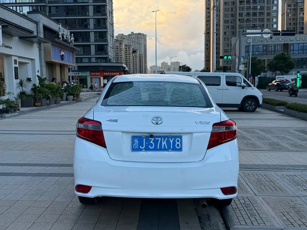 Toyota Vios 2014 — фото 10