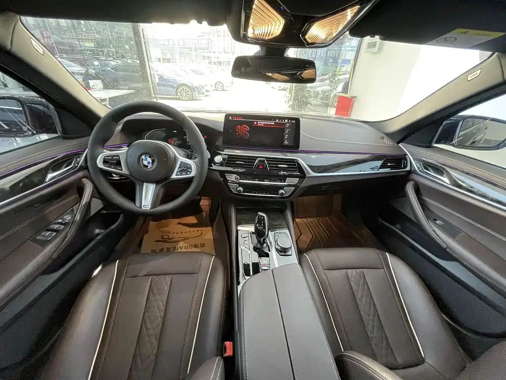 BMW 5 Series 2022 — фото 13