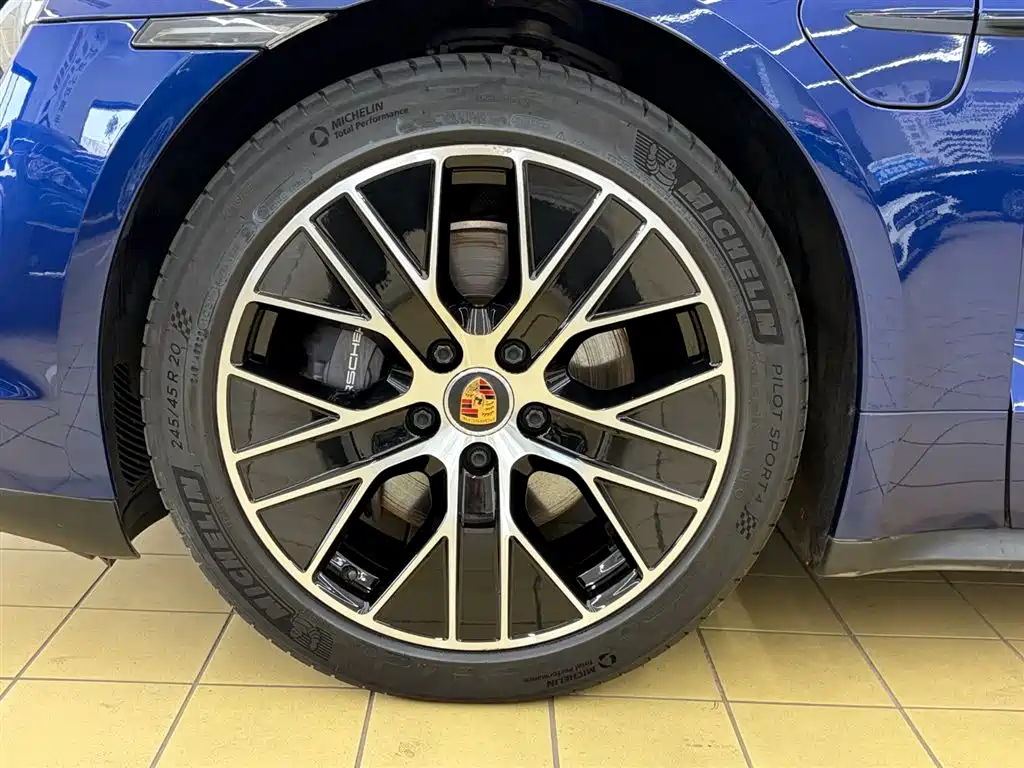 Porsche Taycan 2021 — фото 15