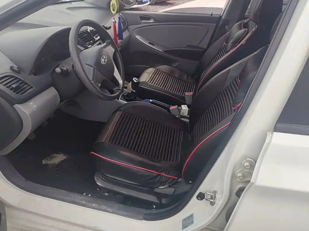 Hyundai Verna 2016 — фото 15