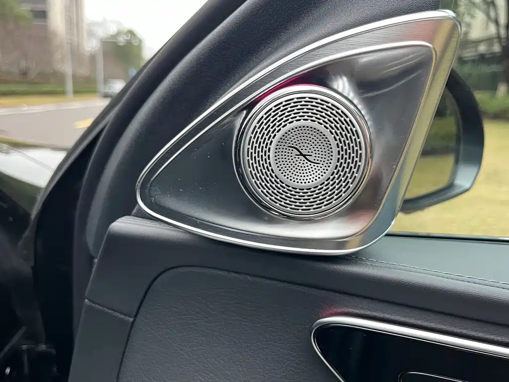 Mercedes-Benz C-Class 2023 — фото 19